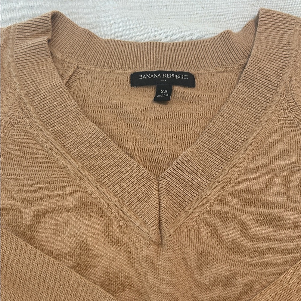 Banana Republic Camel V-Neck Pullover